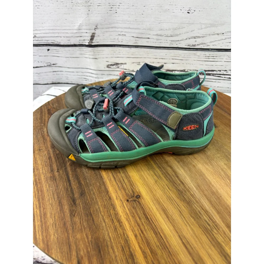 Girls KEEN Water Shoes Blue Green Size 5 (Big Girl)